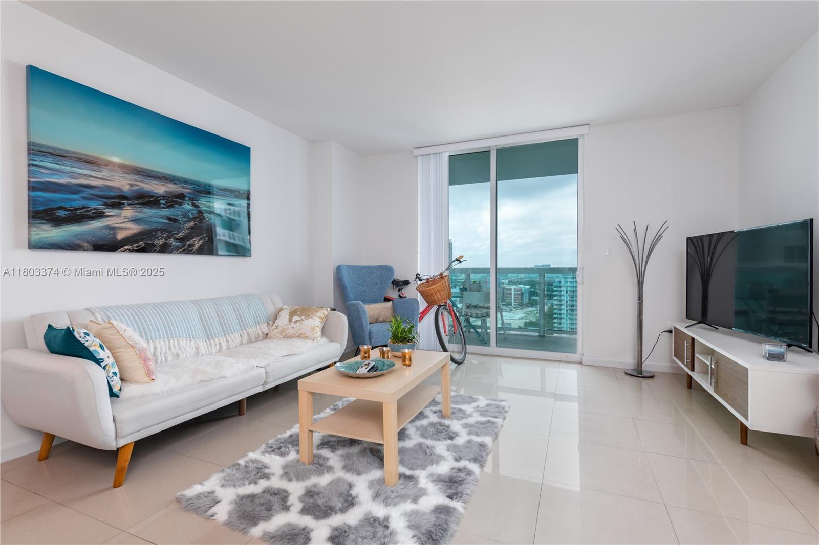 1800 N Bayshore Dr # 2408