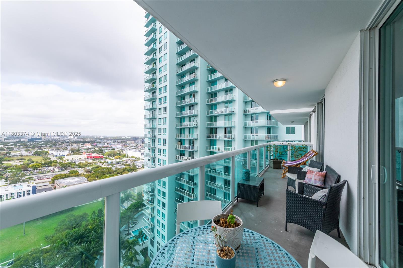 1800 N Bayshore Dr # 2408