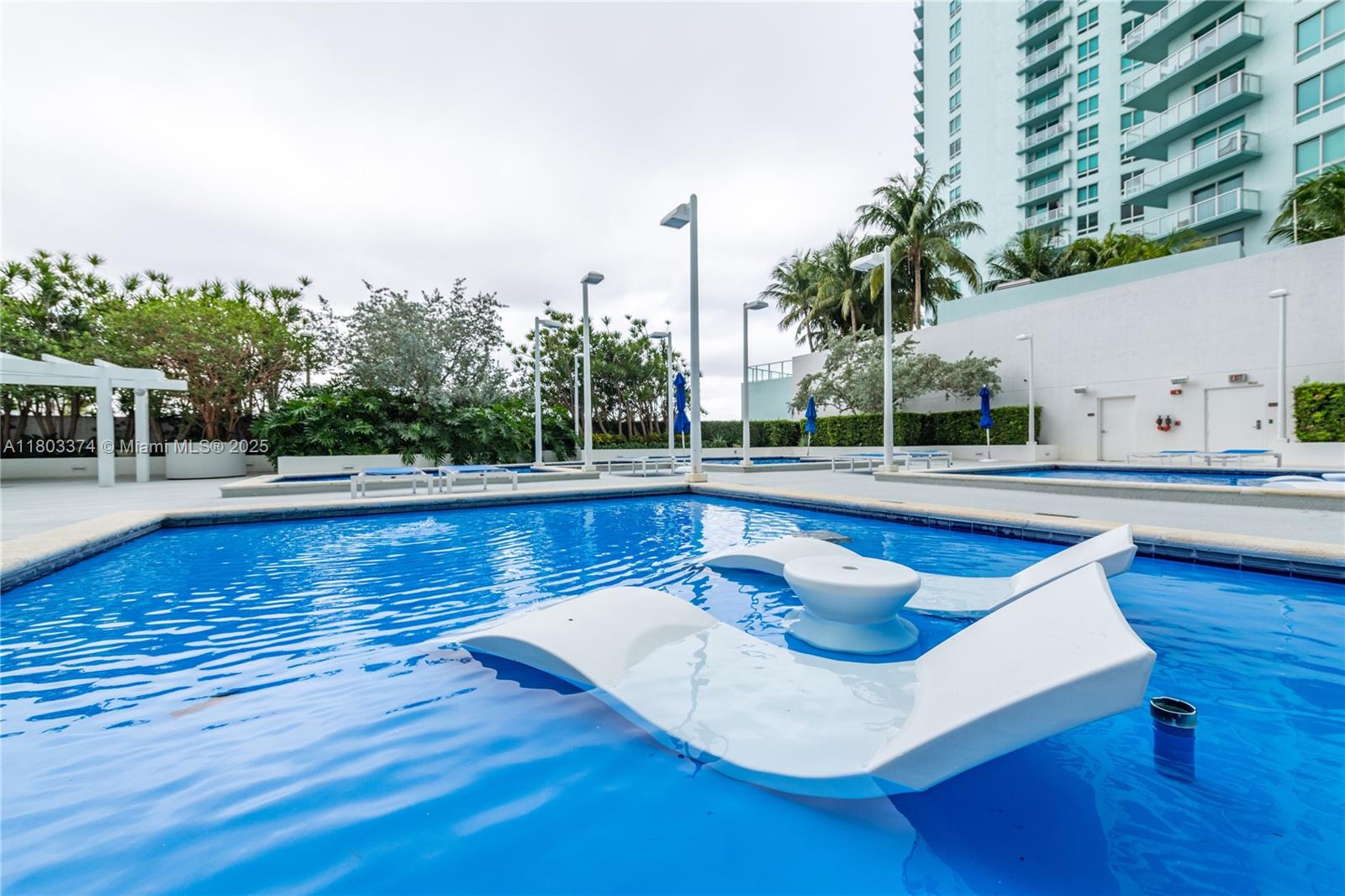 1800 N Bayshore Dr # 2408