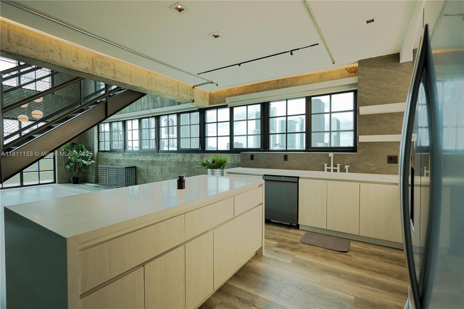 1749 NE Miami Ct Unit: 606