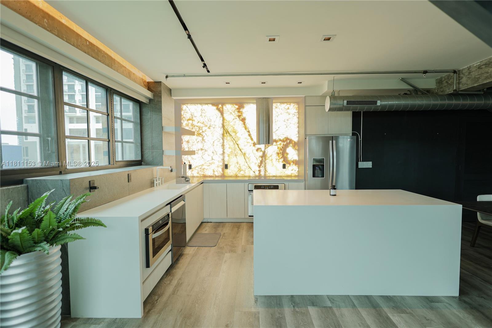 1749 NE Miami Ct Unit: 606
