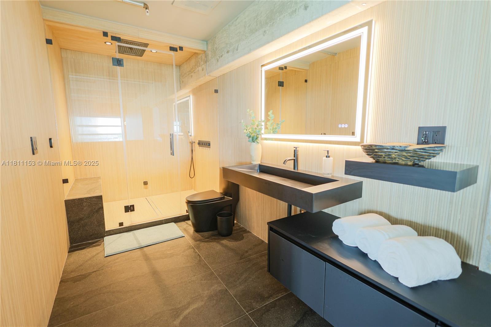 1749 NE Miami Ct Unit: 606