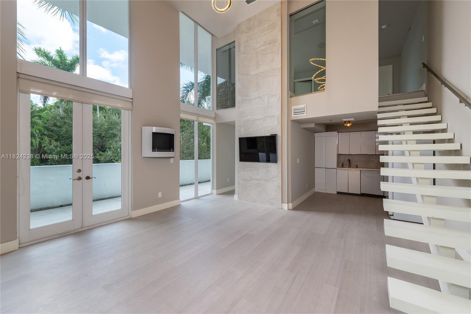 1428 West Ave # 202