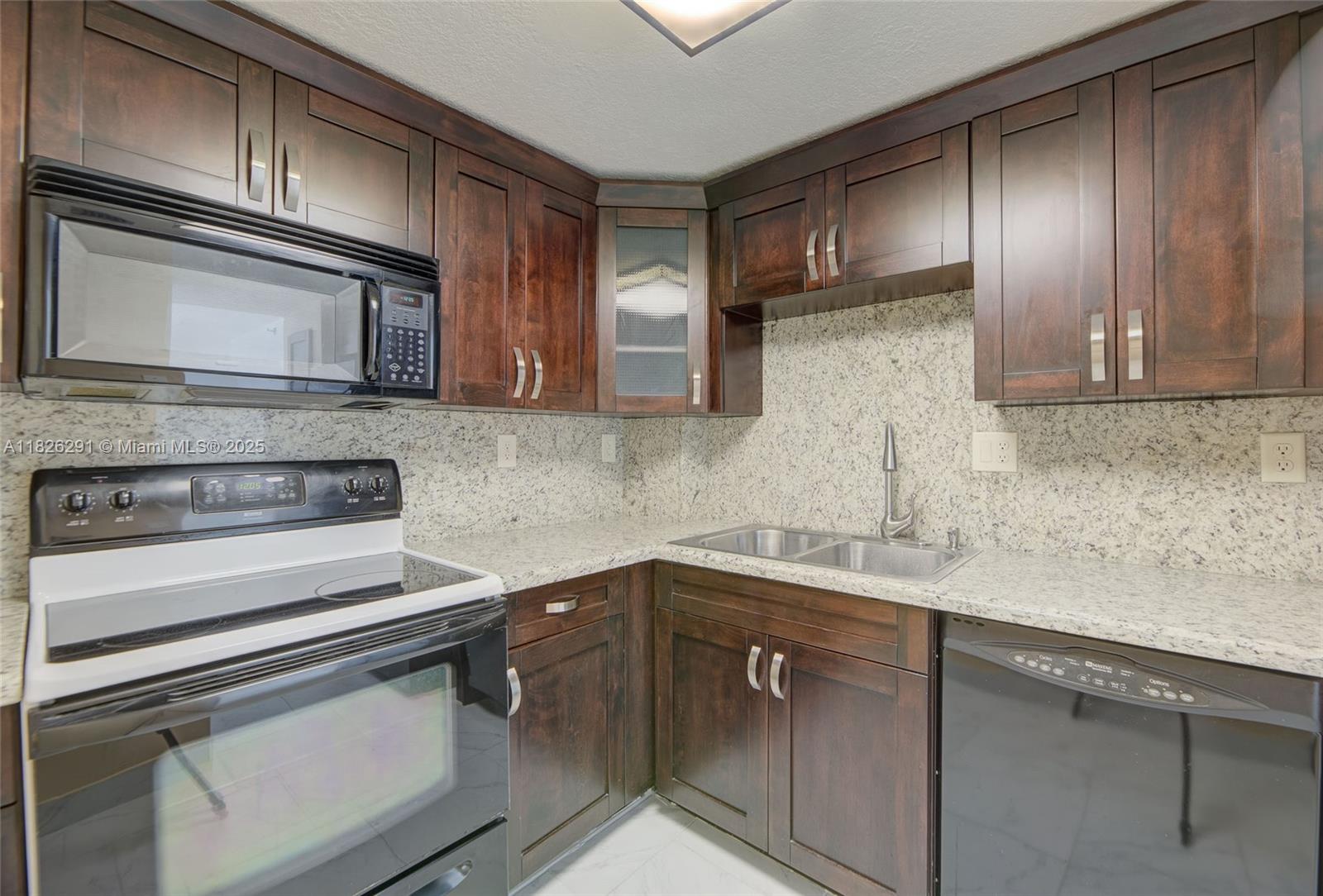 1621 Collins Ave # 708
