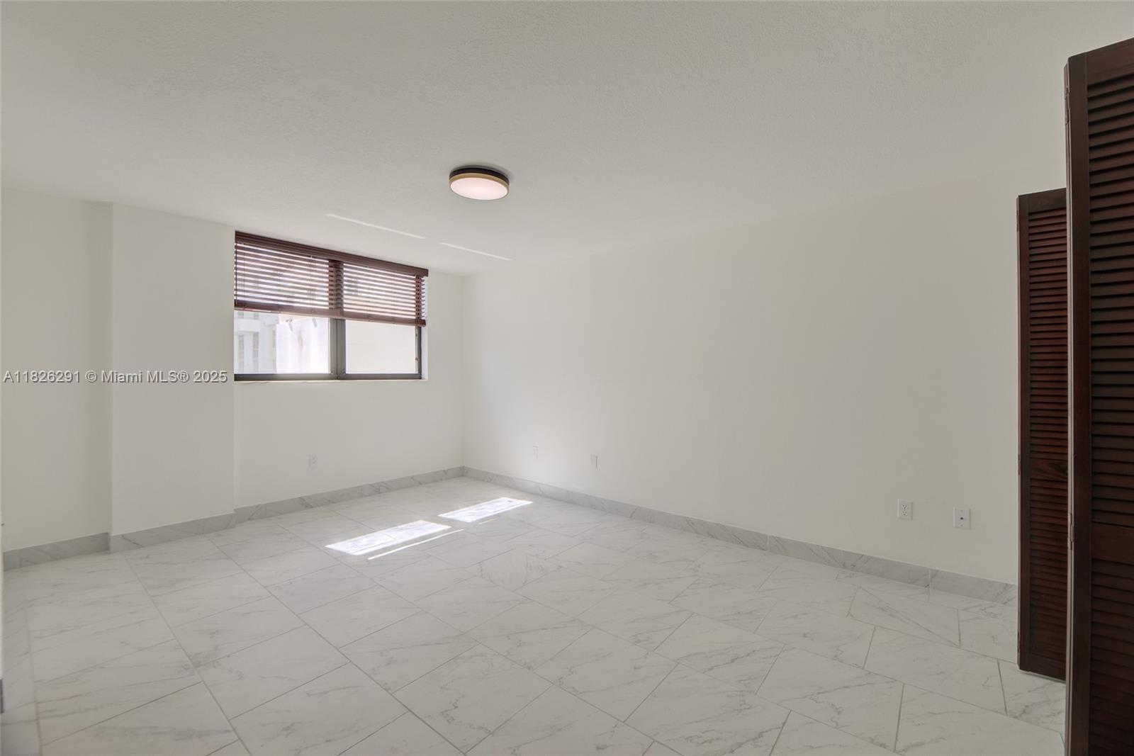 1621 Collins Ave # 708