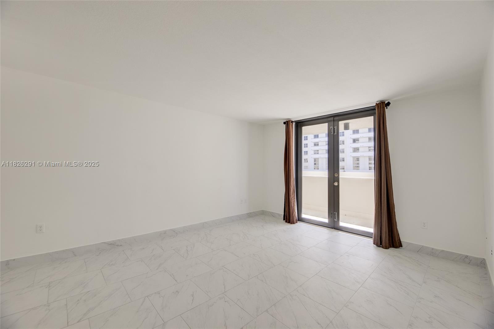 1621 Collins Ave # 708