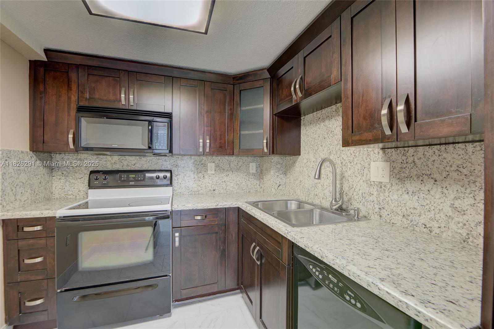 1621 Collins Ave # 708