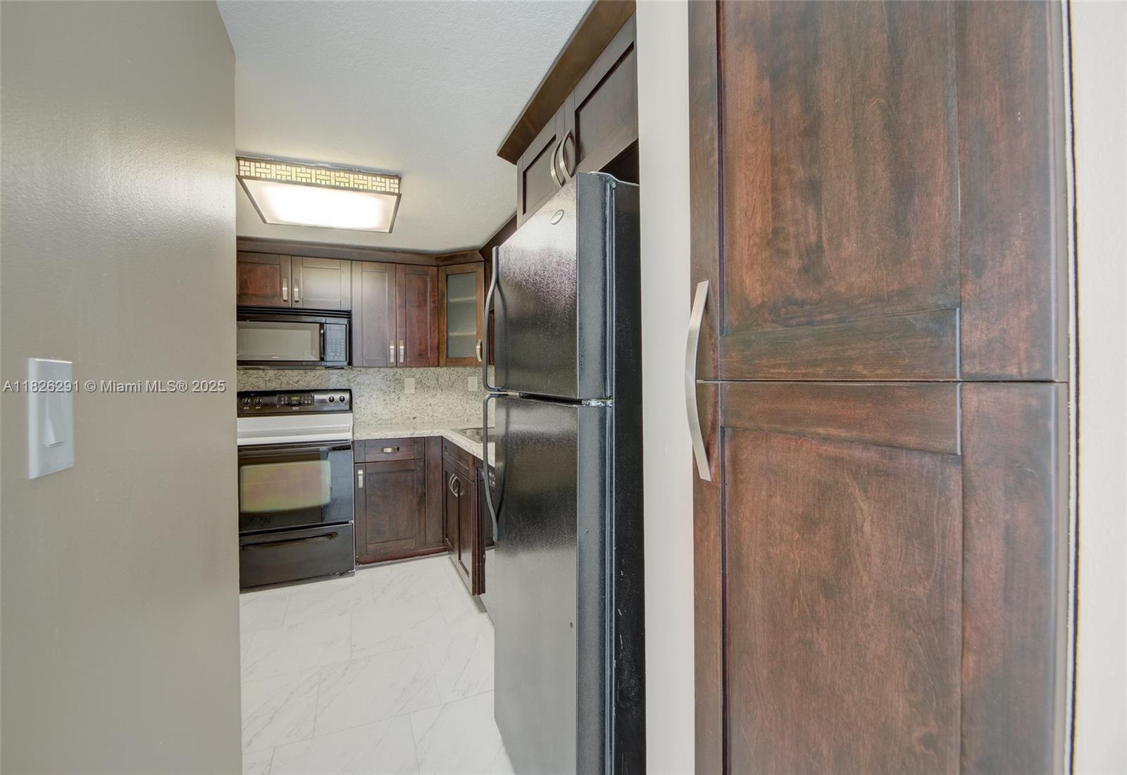 1621 Collins Ave # 708
