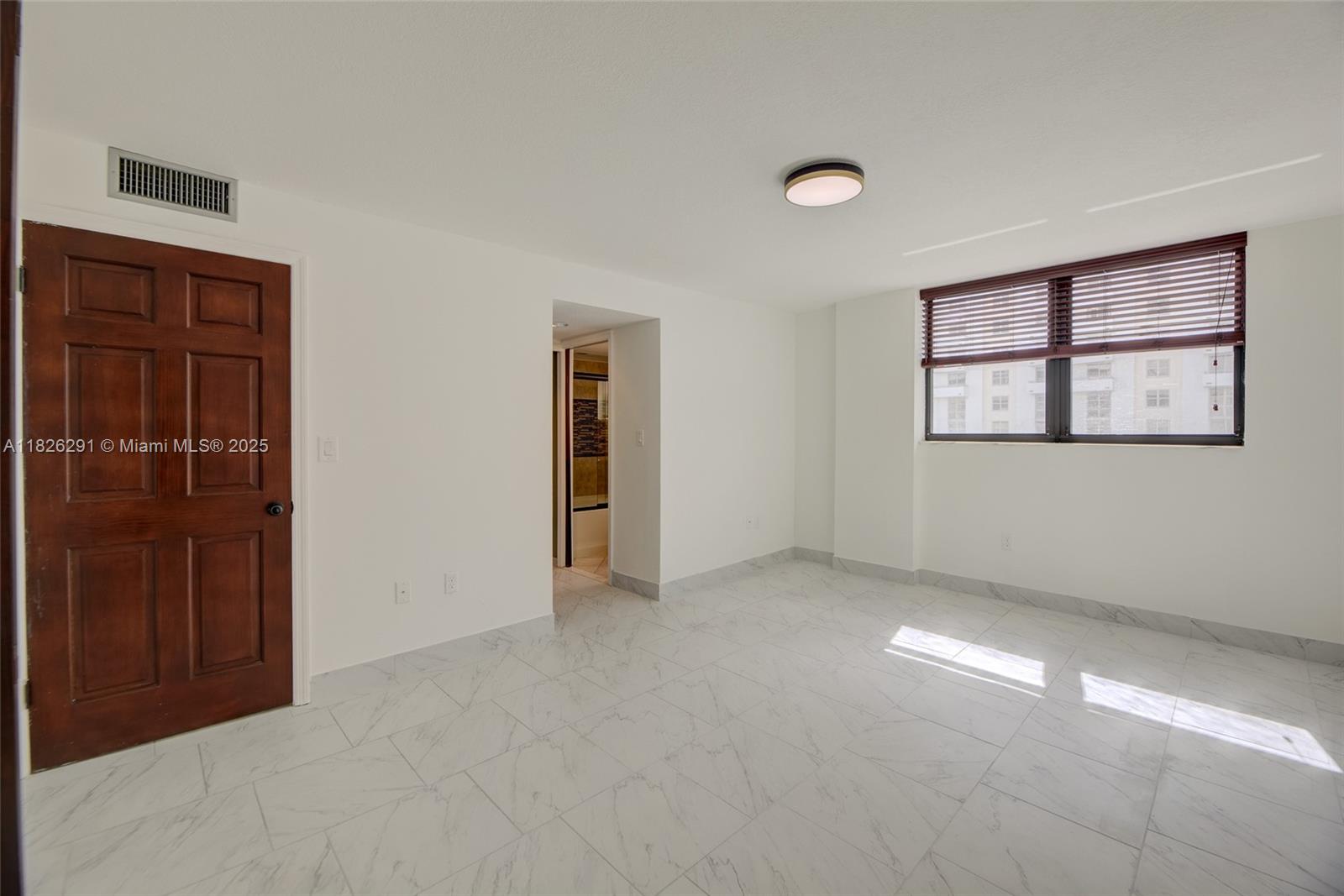 1621 Collins Ave # 708