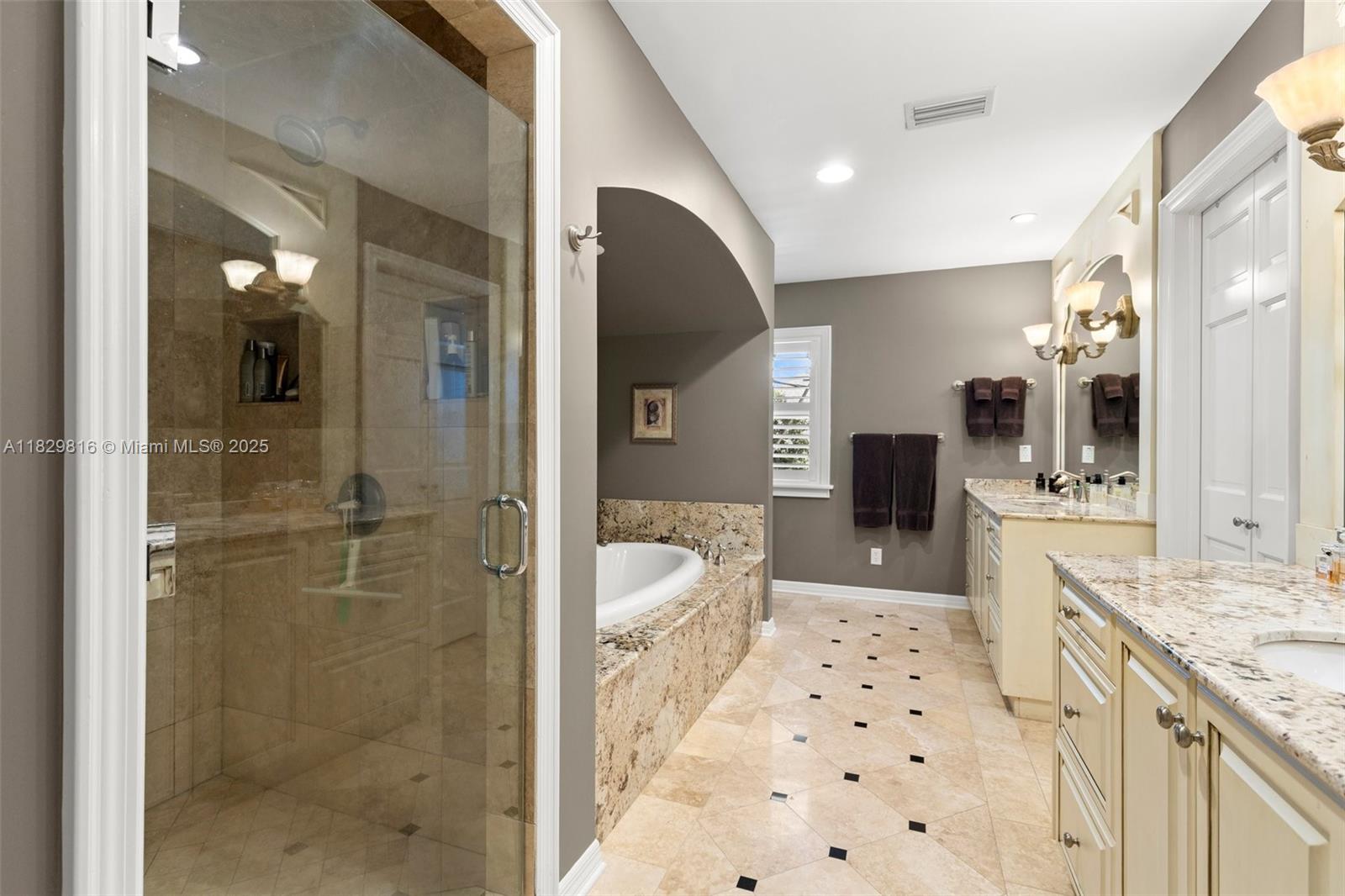 3003 W Villa Rosa Park
