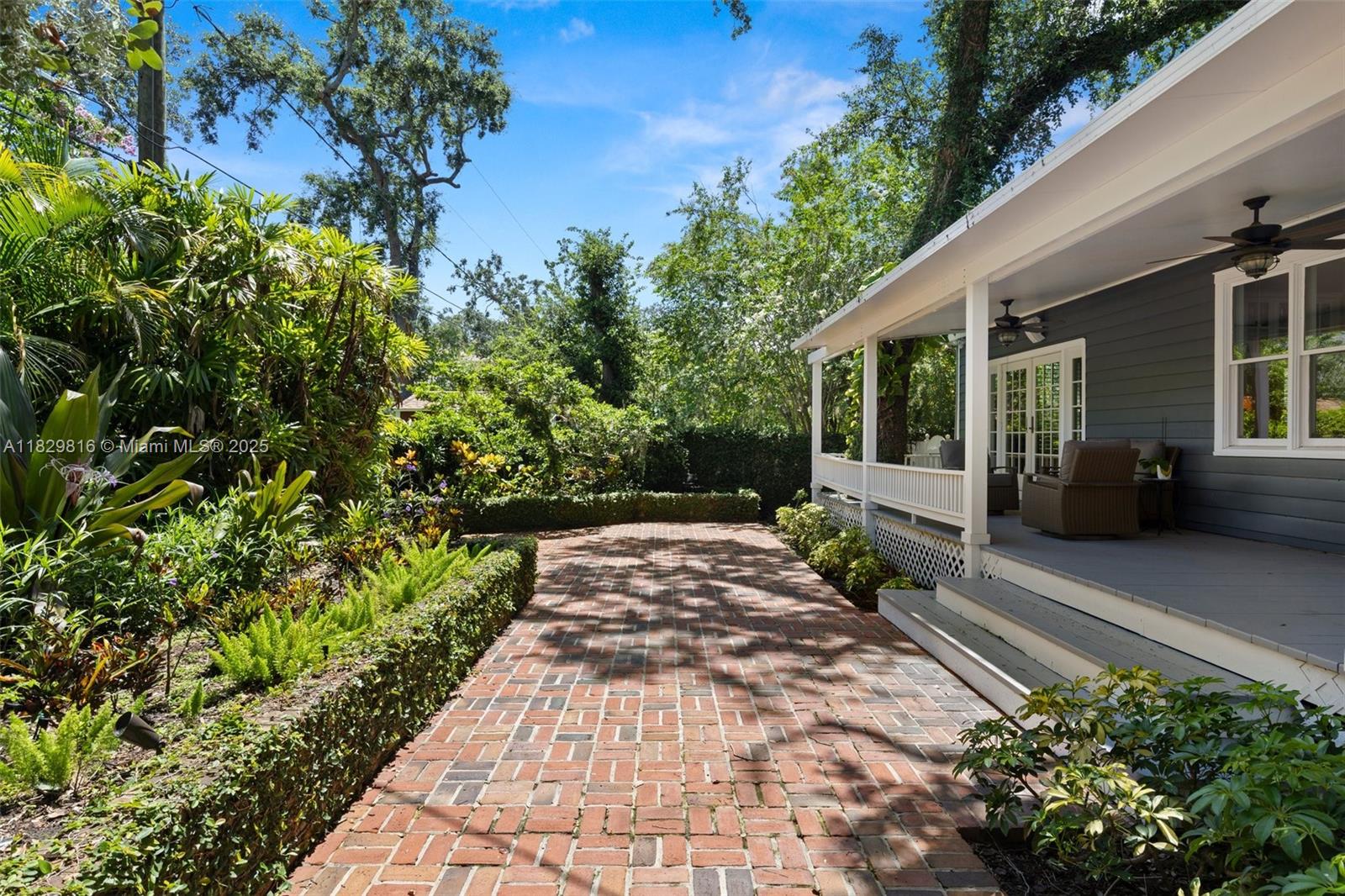 3003 W Villa Rosa Park