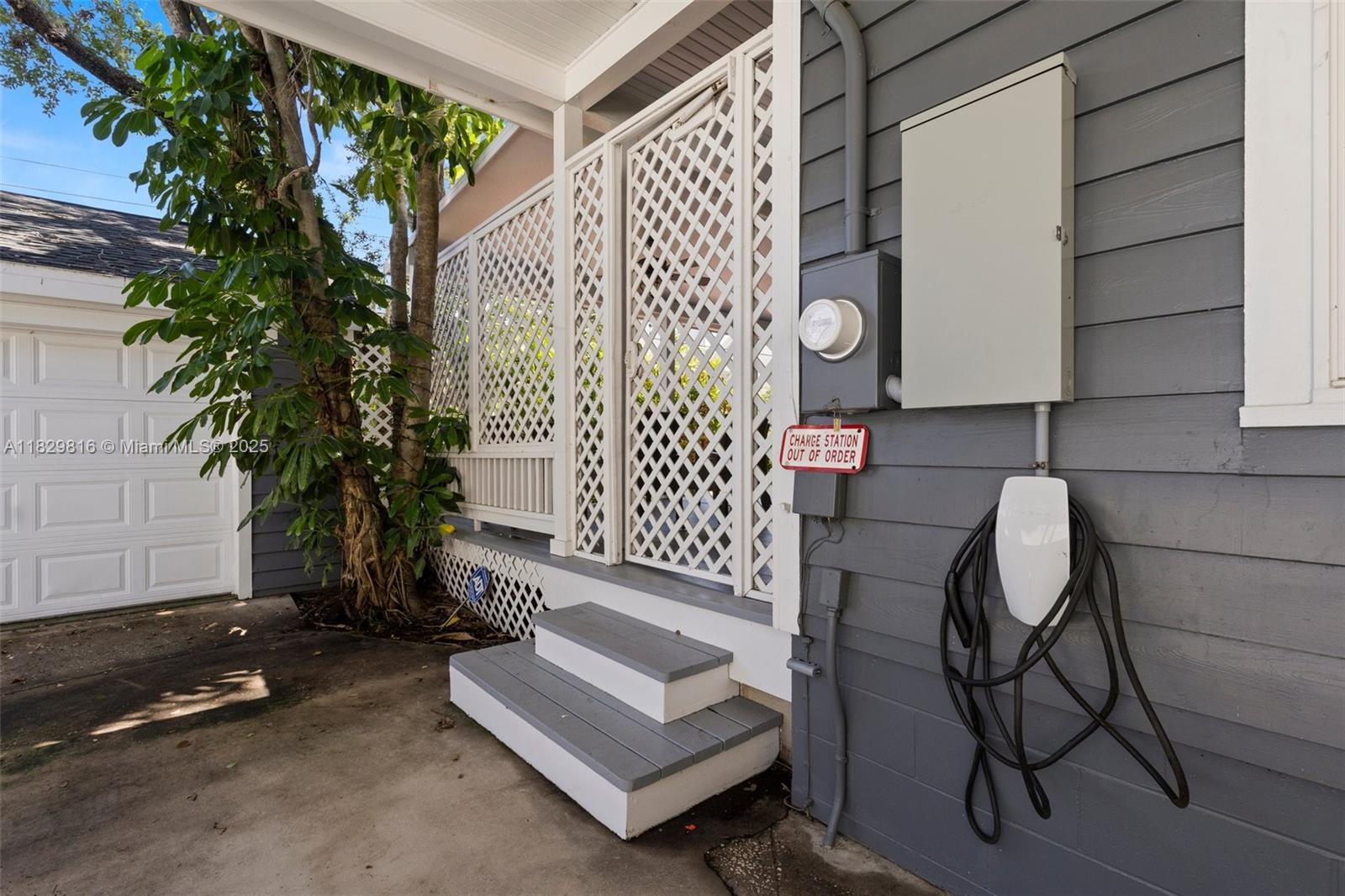 3003 W Villa Rosa Park