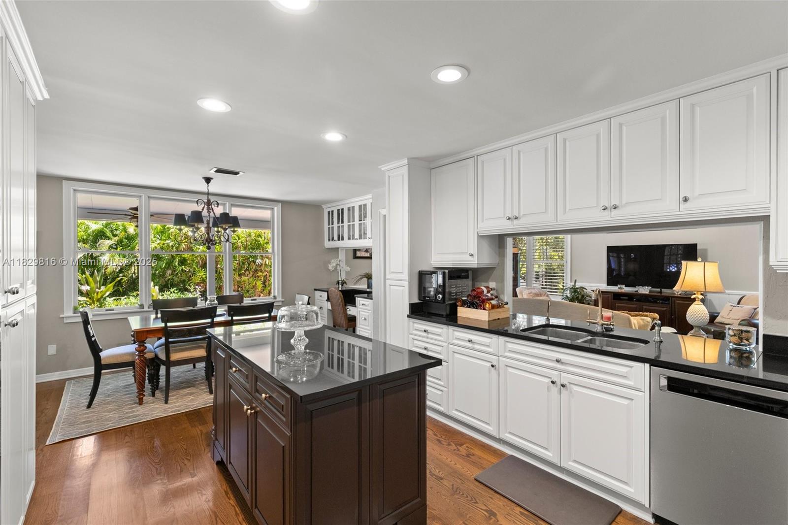 3003 W Villa Rosa Park