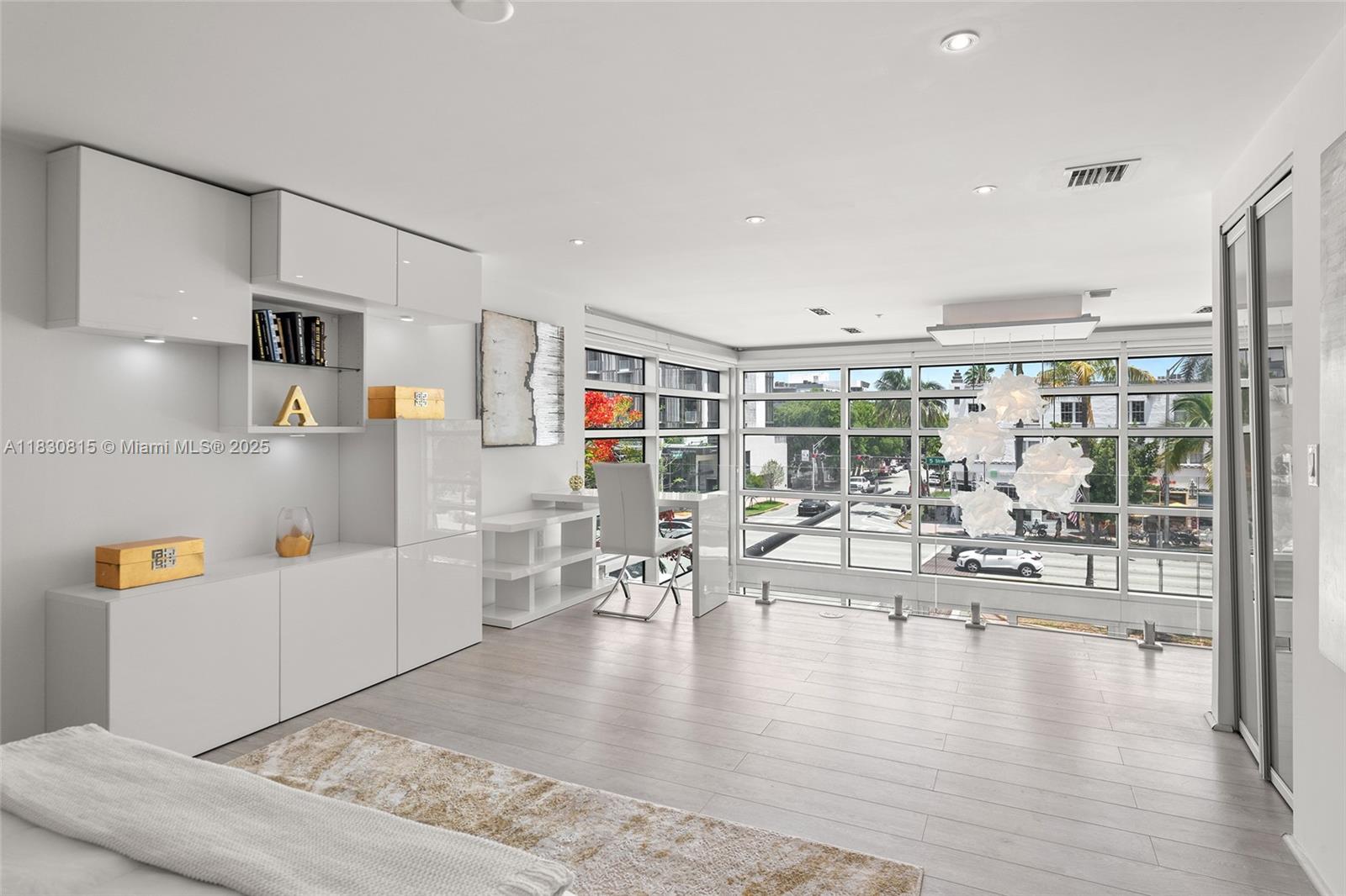 421 Meridian Ave # 11