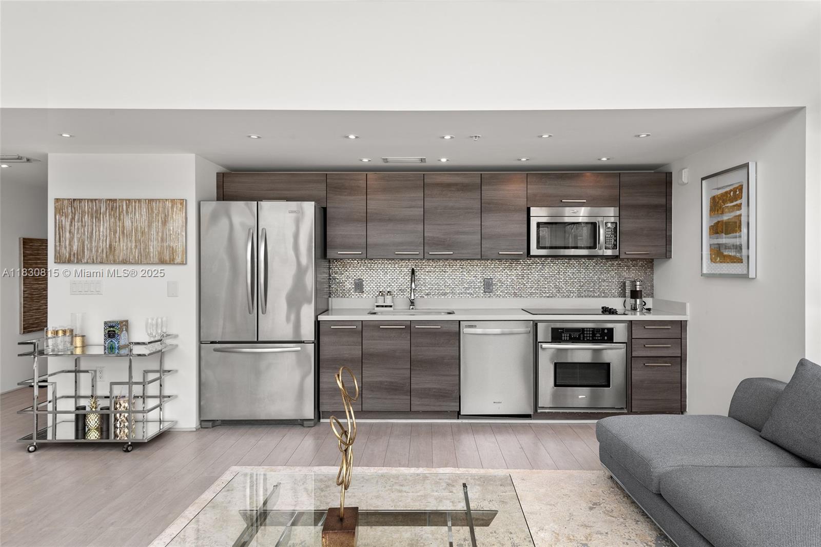 421 Meridian Ave # 11