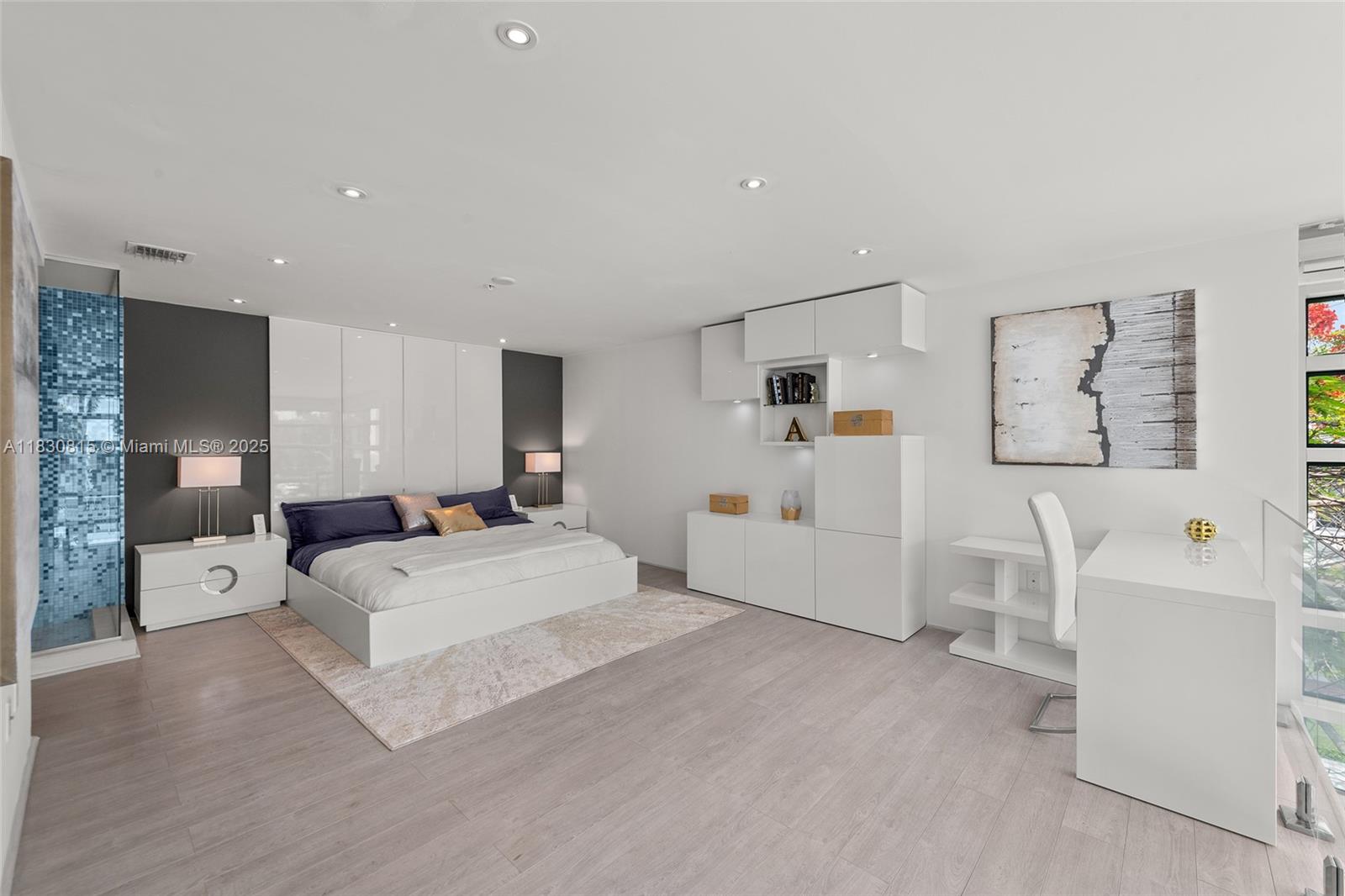 421 Meridian Ave # 11