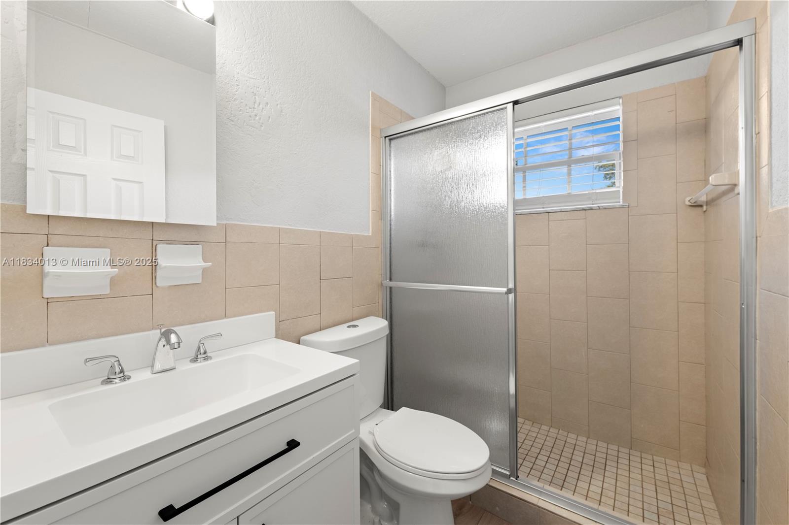208 SE 2nd St # 2 Unit: 1-2