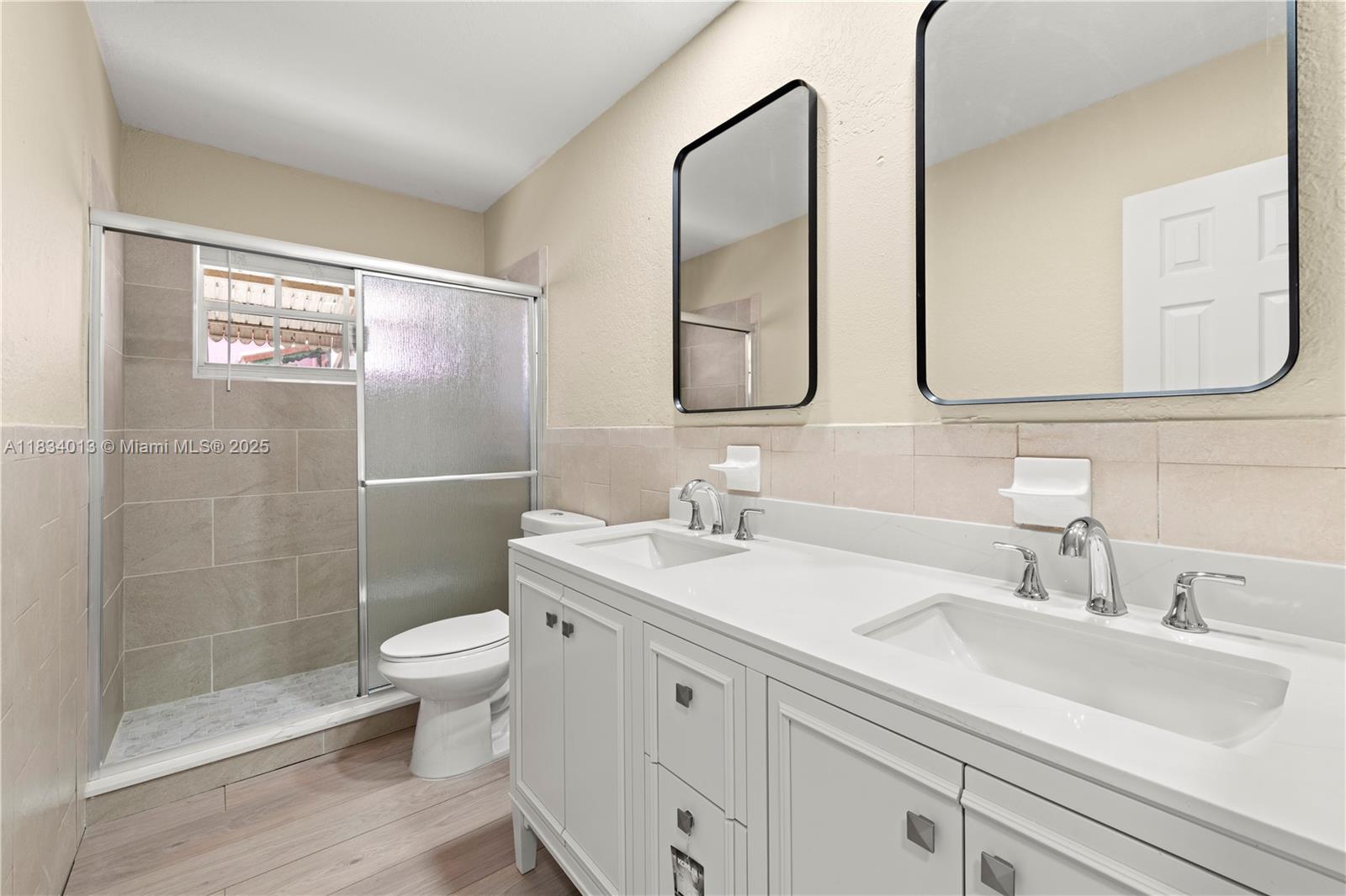 208 SE 2nd St # 2 Unit: 1-2