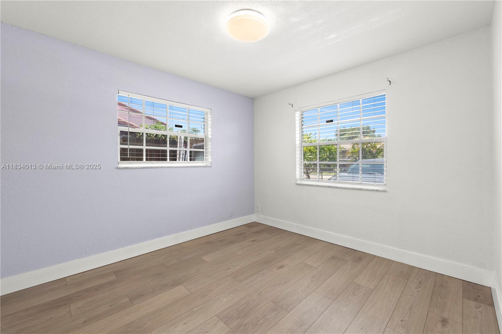 208 SE 2nd St # 2 Unit: 1-2