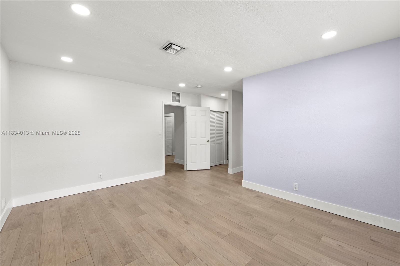 208 SE 2nd St # 2 Unit: 1-2