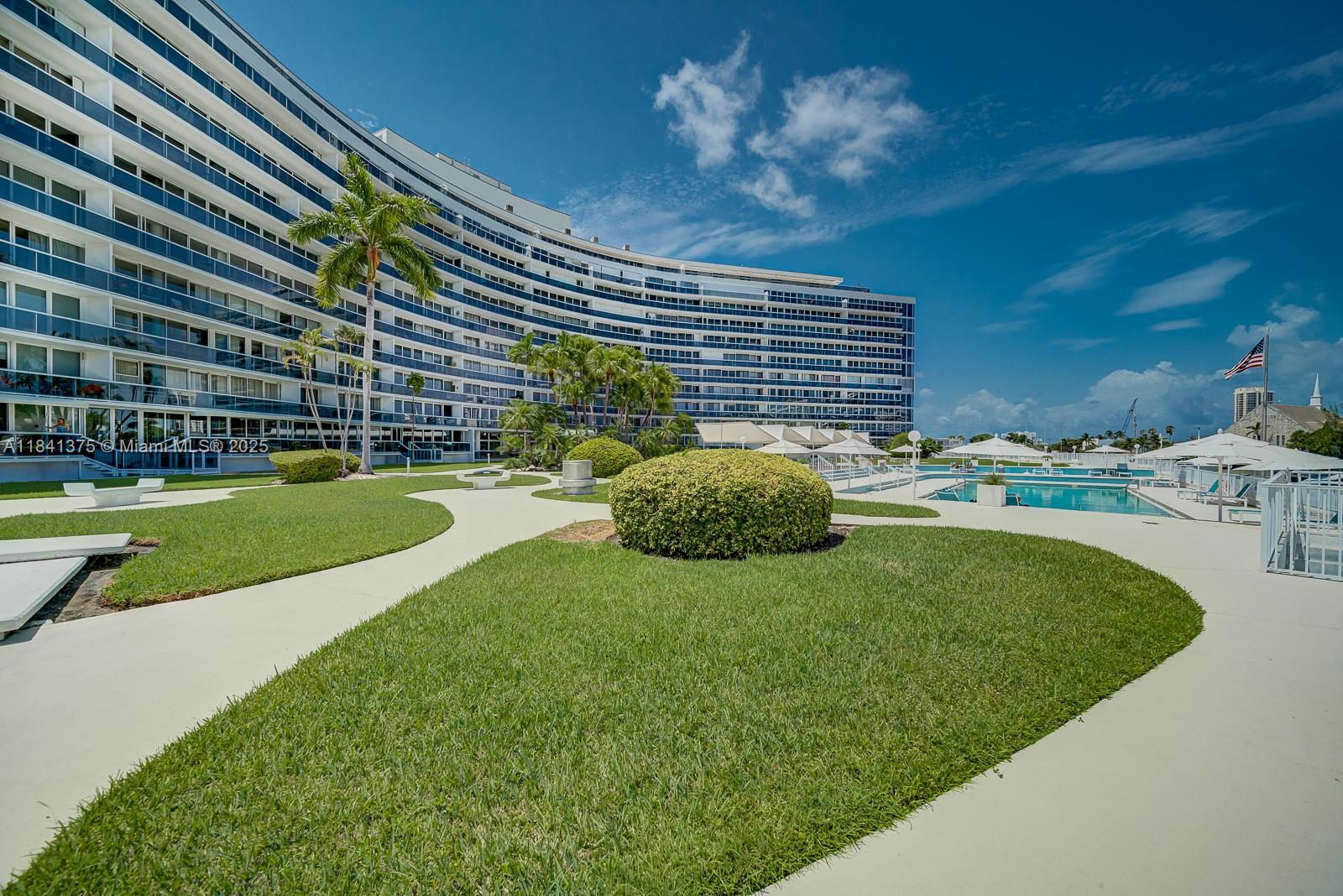 900 Bay Dr # 303