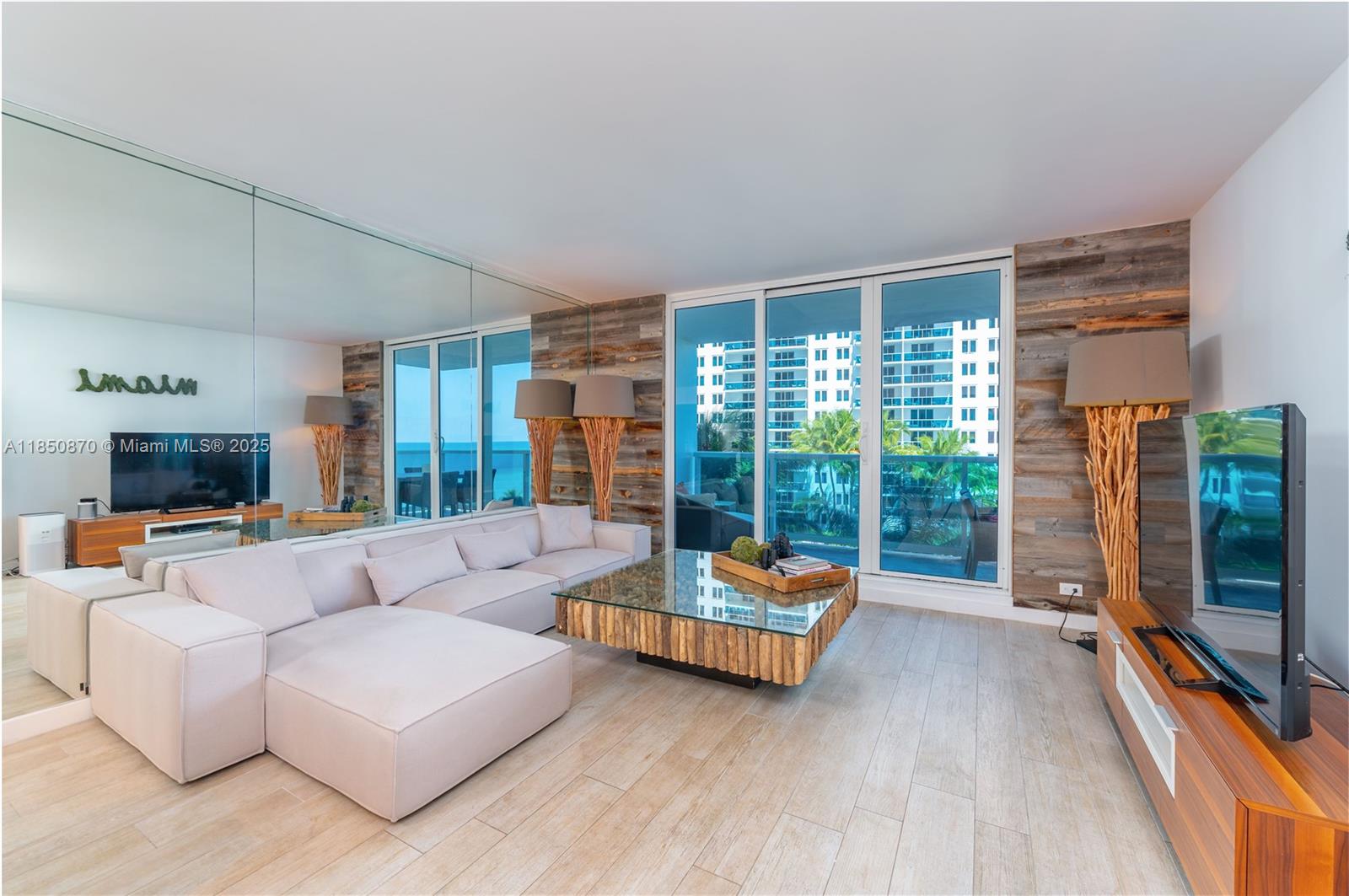 2301 Collins Ave # 716