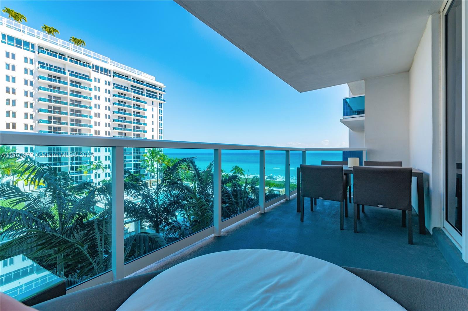 2301 Collins Ave # 716
