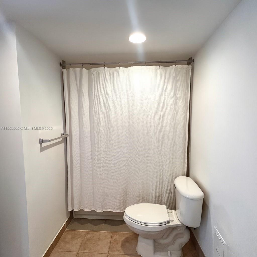 5600 Collins Ave # 12H