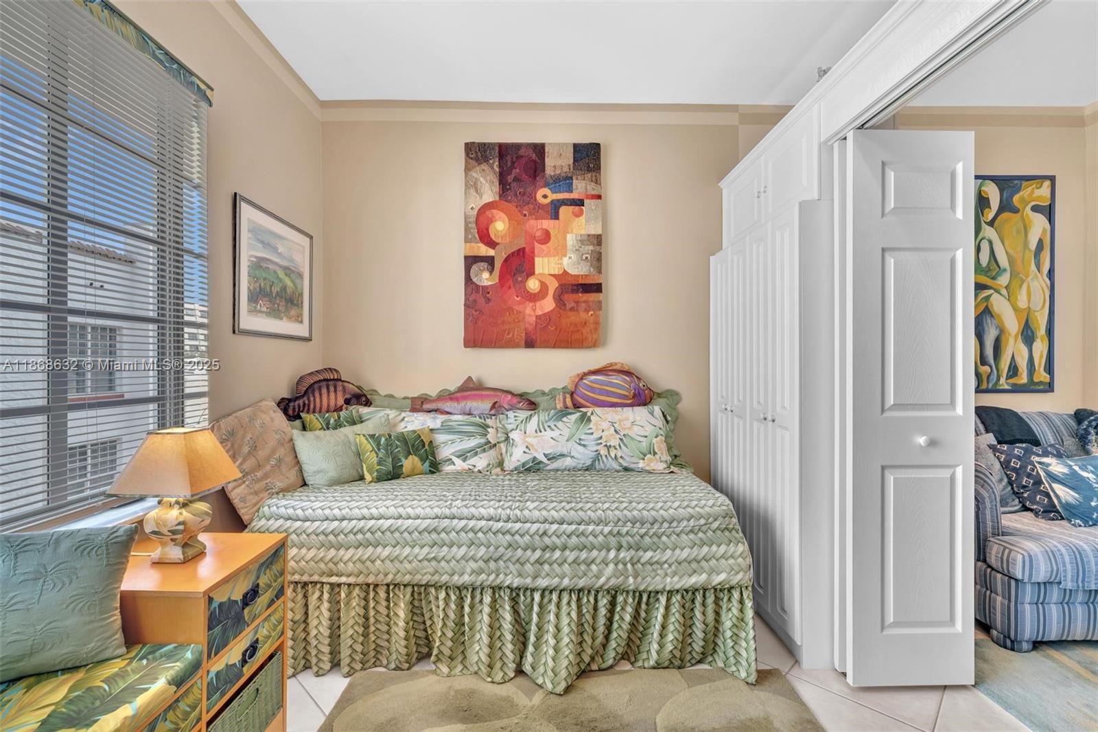 530 Ocean Dr # 307