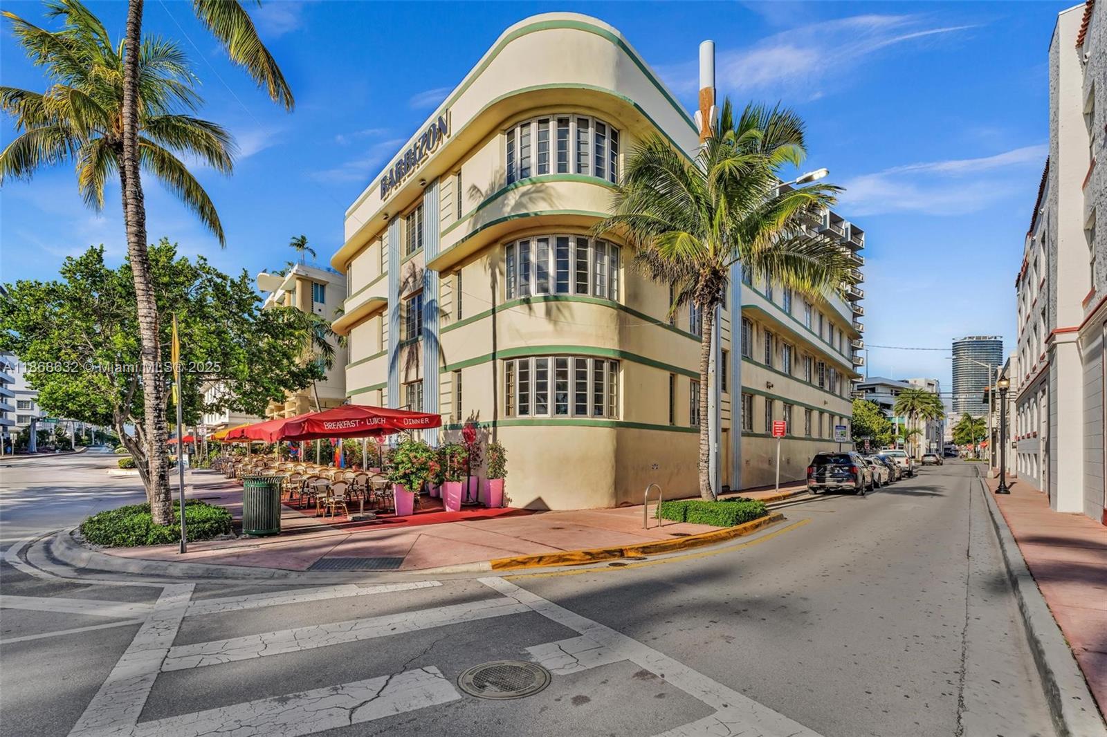 530 Ocean Dr # 307
