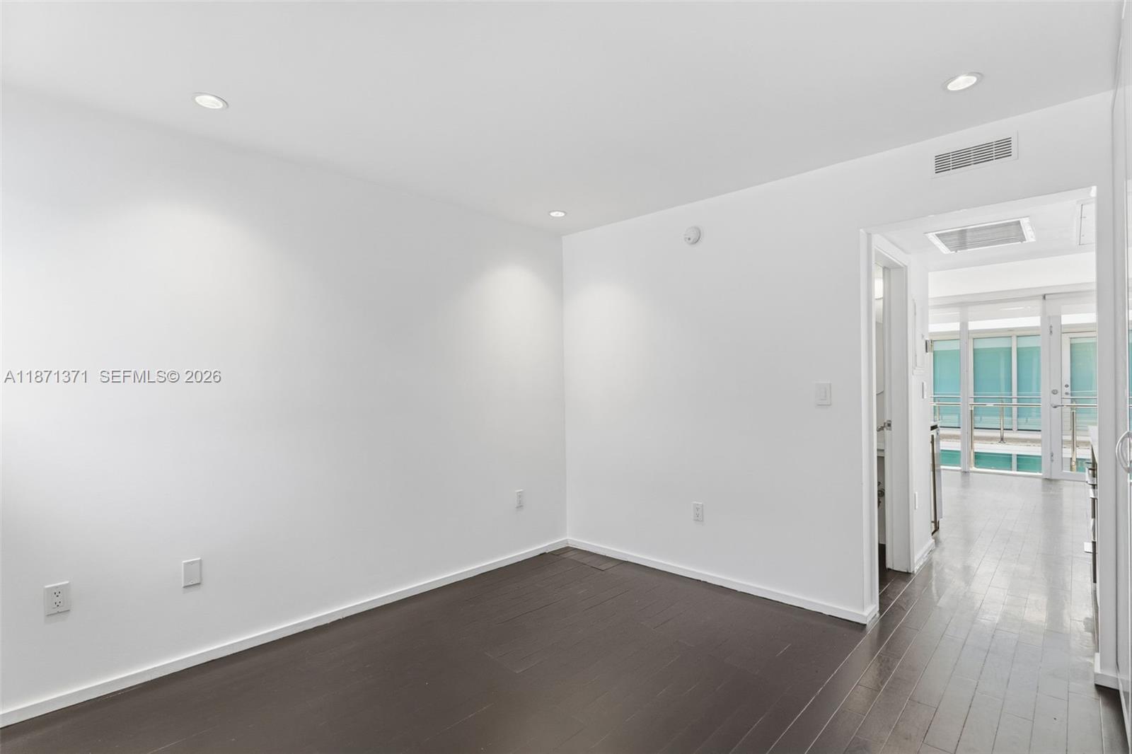 1601 West Ave # 210
