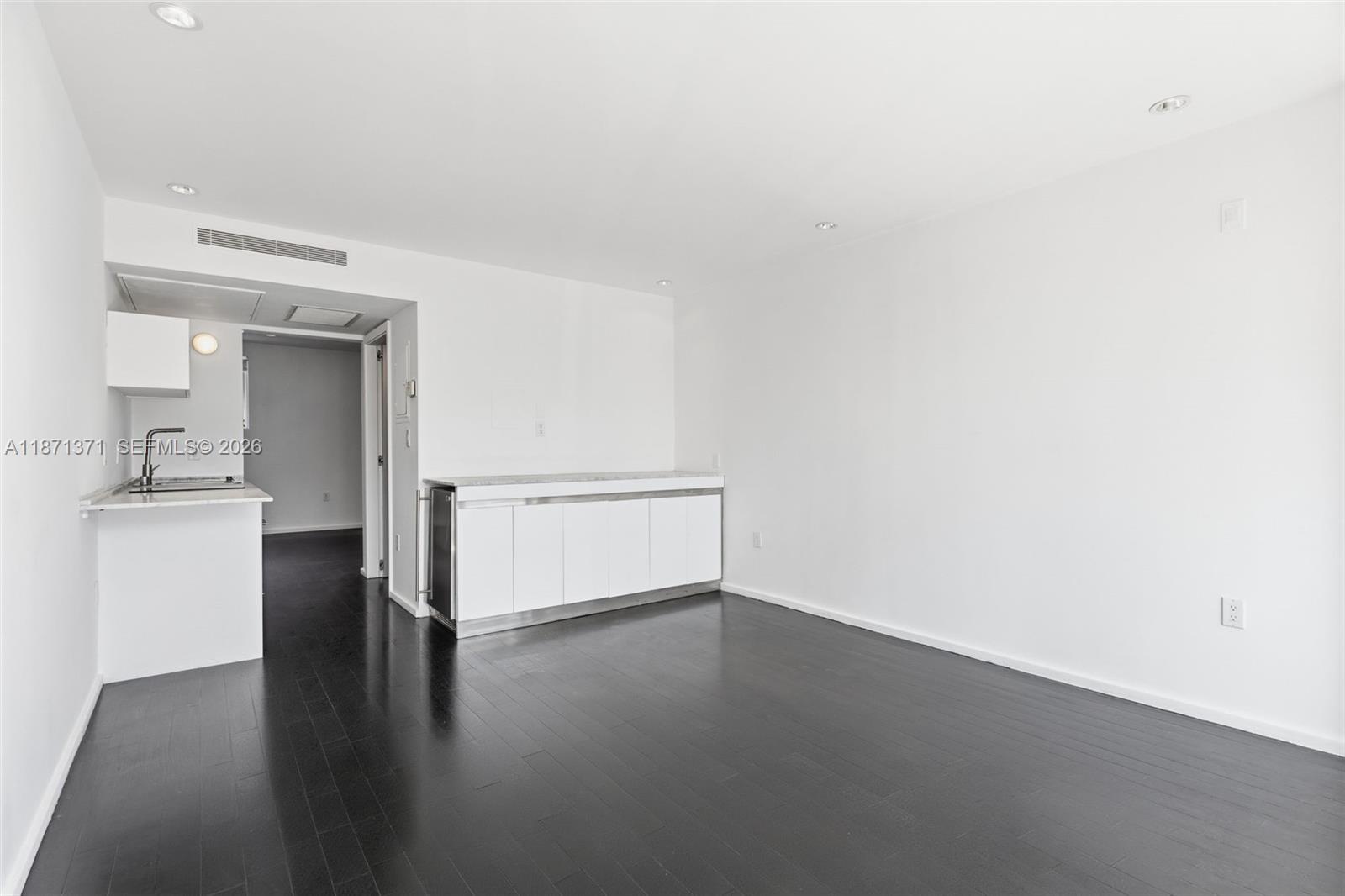 1601 West Ave # 210