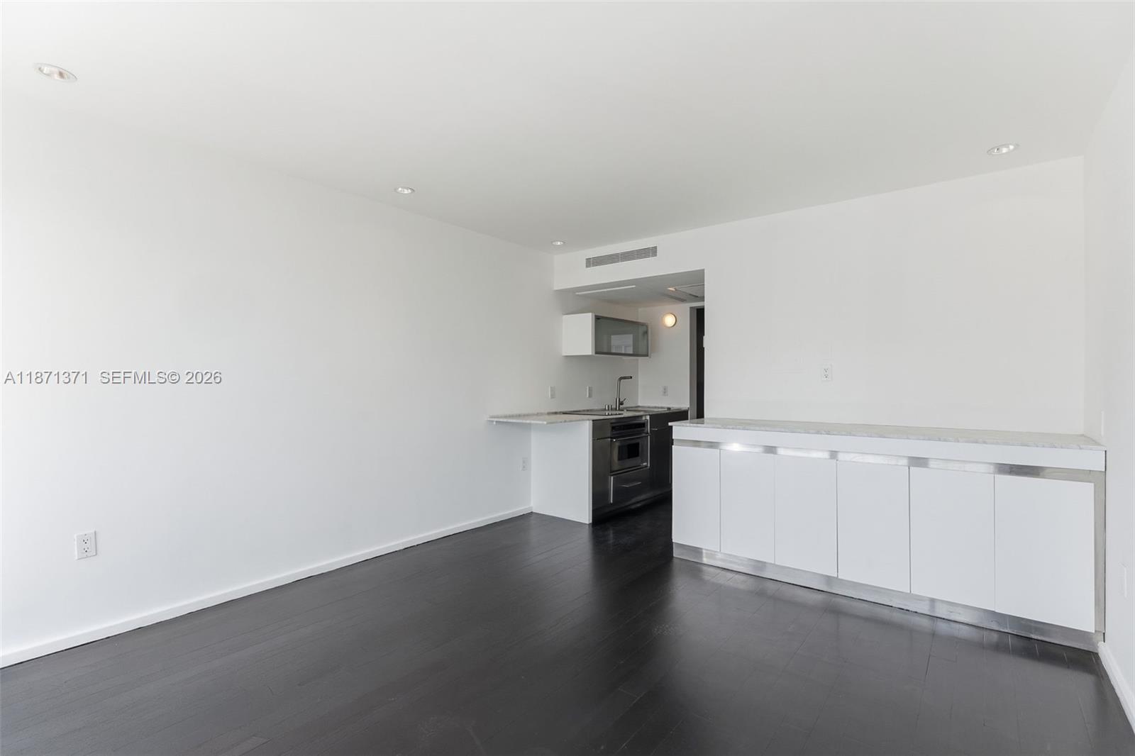 1601 West Ave # 210