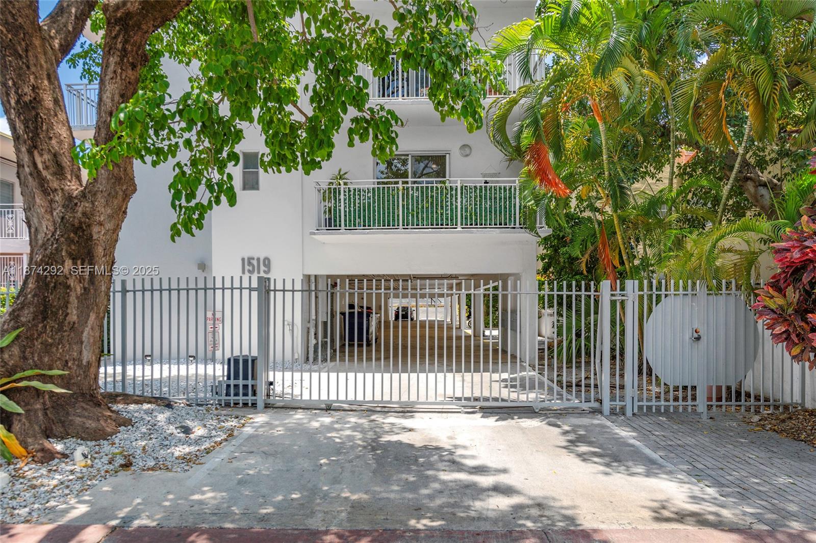 1519 Drexel Ave # 402