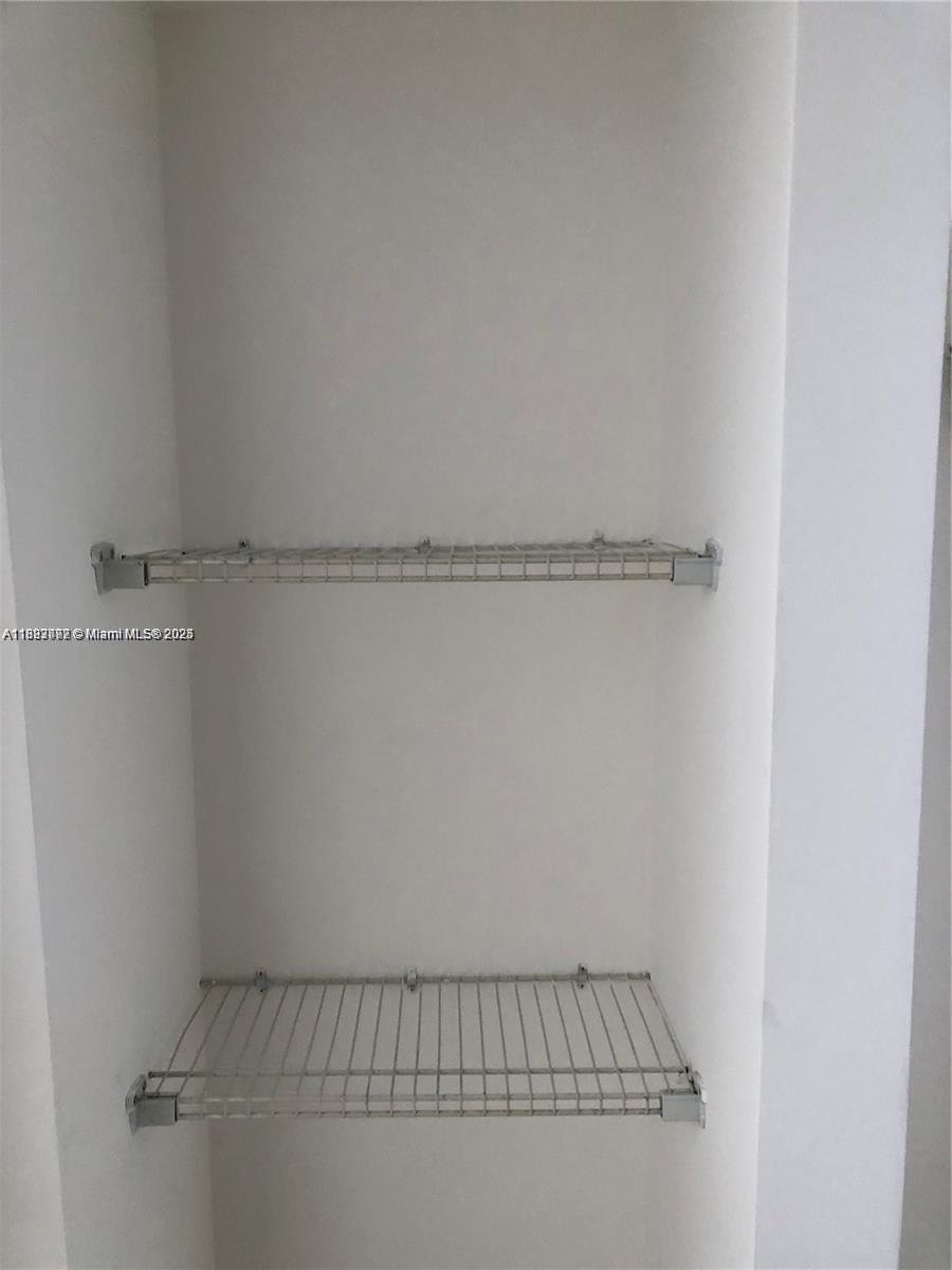 1611 Meridian Ave # 302