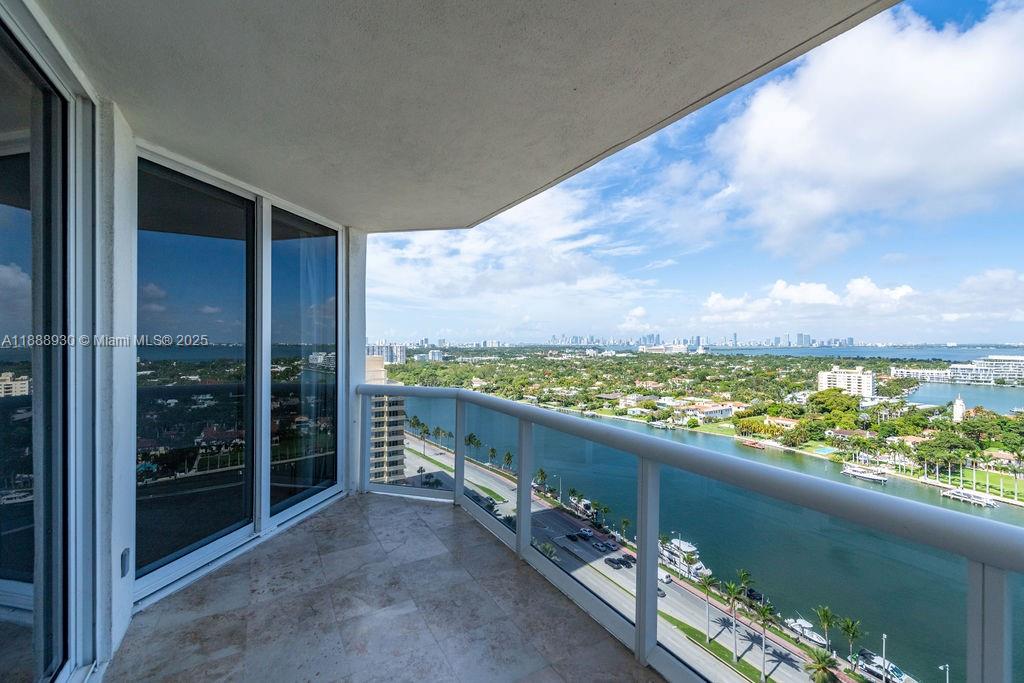 4779 Collins Ave # 2206