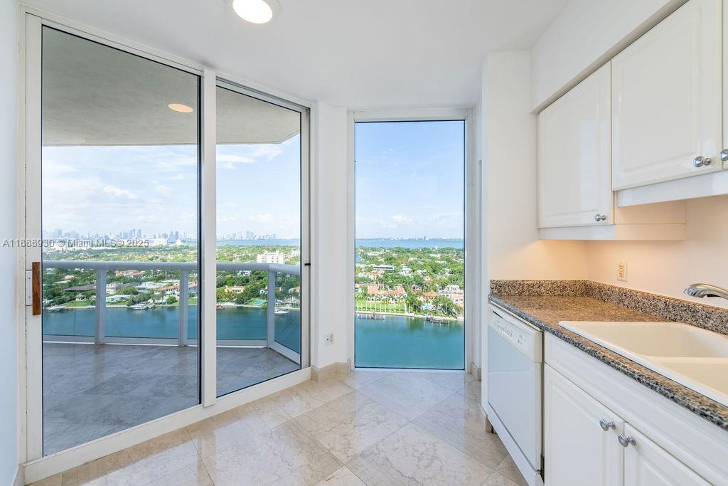 4779 Collins Ave # 2206