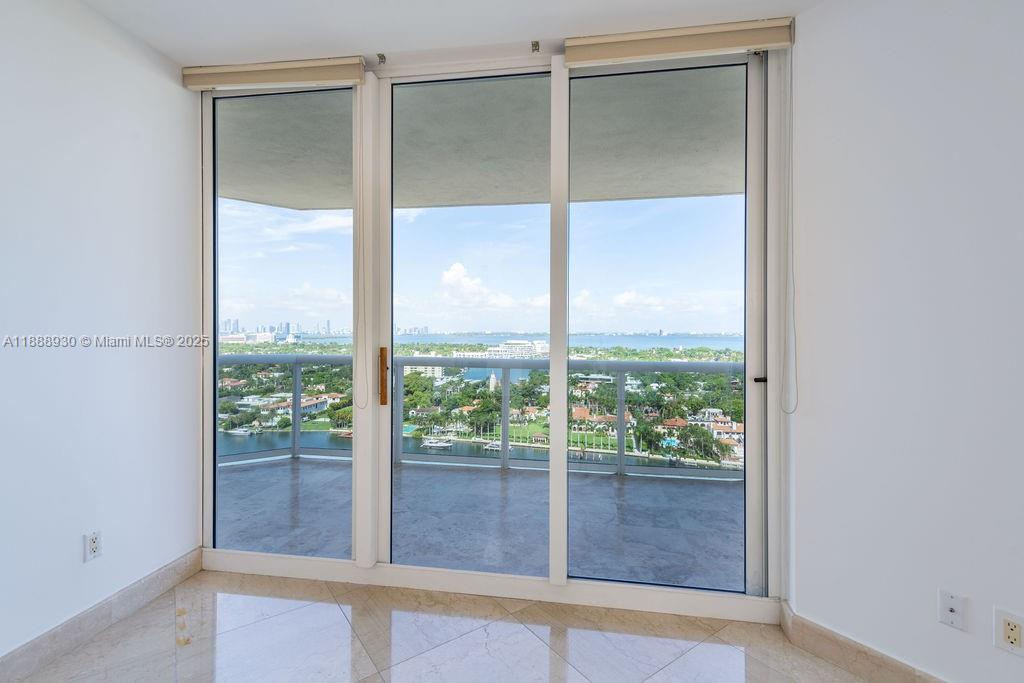 4779 Collins Ave # 2206