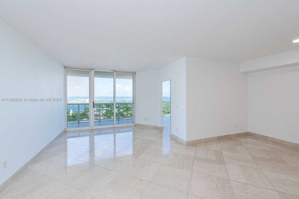4779 Collins Ave # 2206