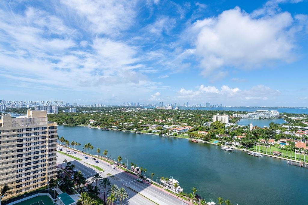 4779 Collins Ave # 2206
