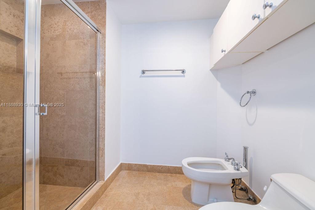 4779 Collins Ave # 2206
