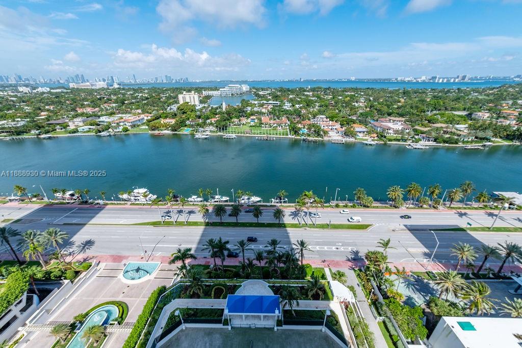 4779 Collins Ave # 2206