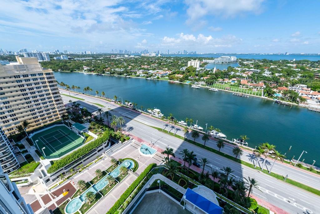 4779 Collins Ave # 2206