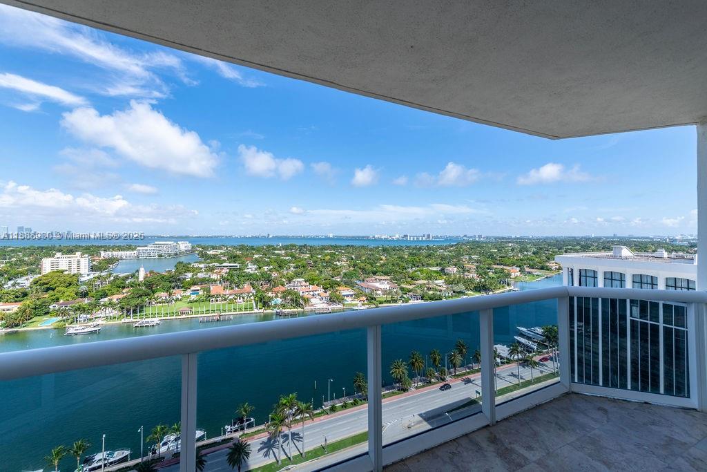 4779 Collins Ave # 2206