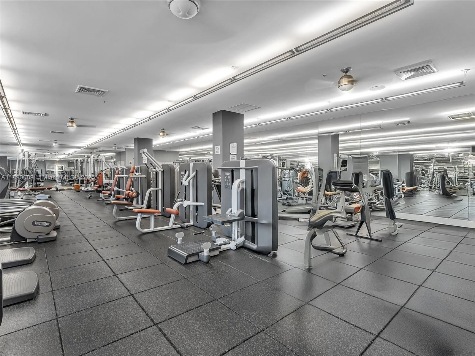 2000 N Bayshore Dr # 227