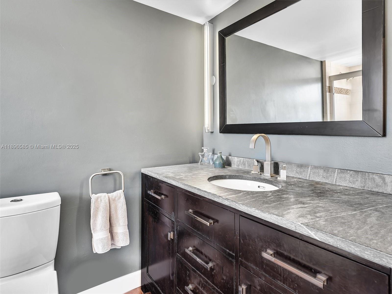 1775 Washington Ave # 8B