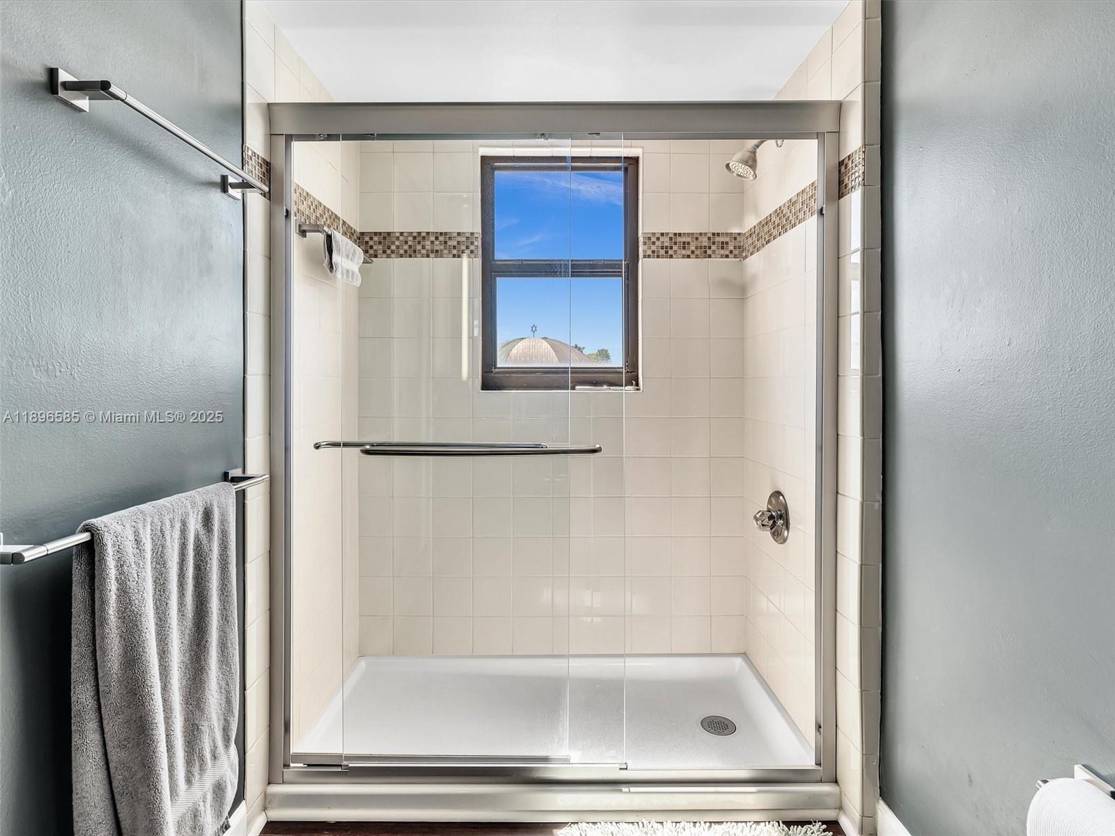 1775 Washington Ave # 8B