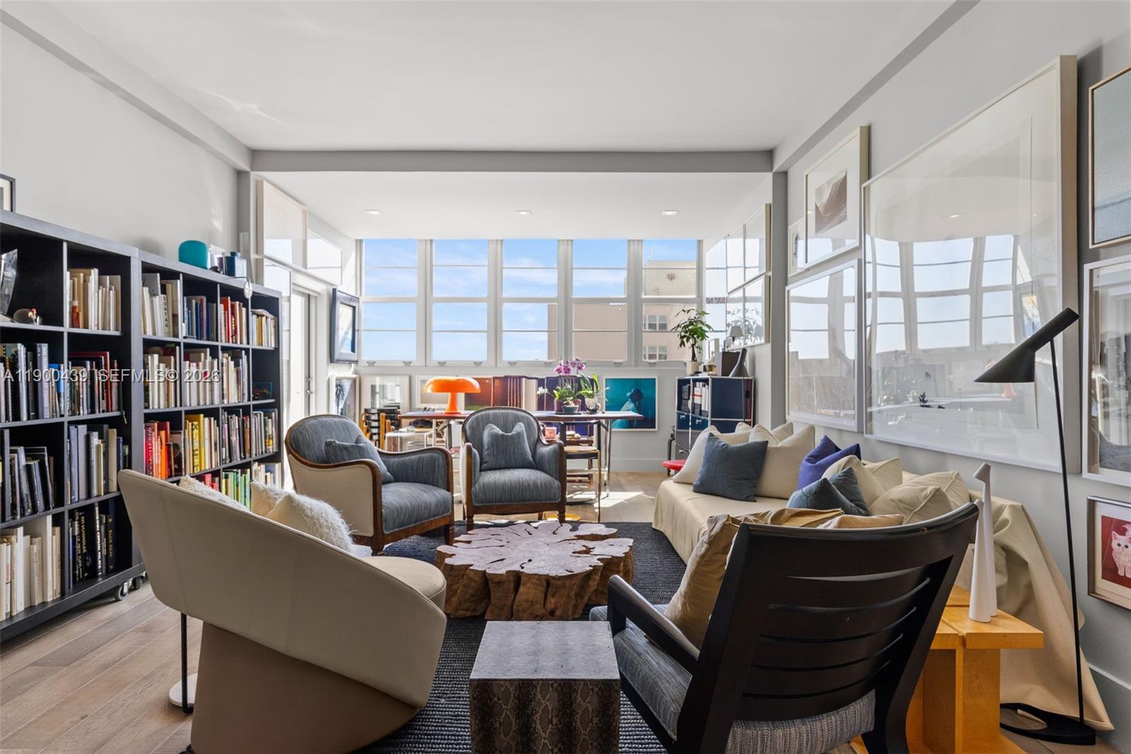 800 West Ave Unit: PH22