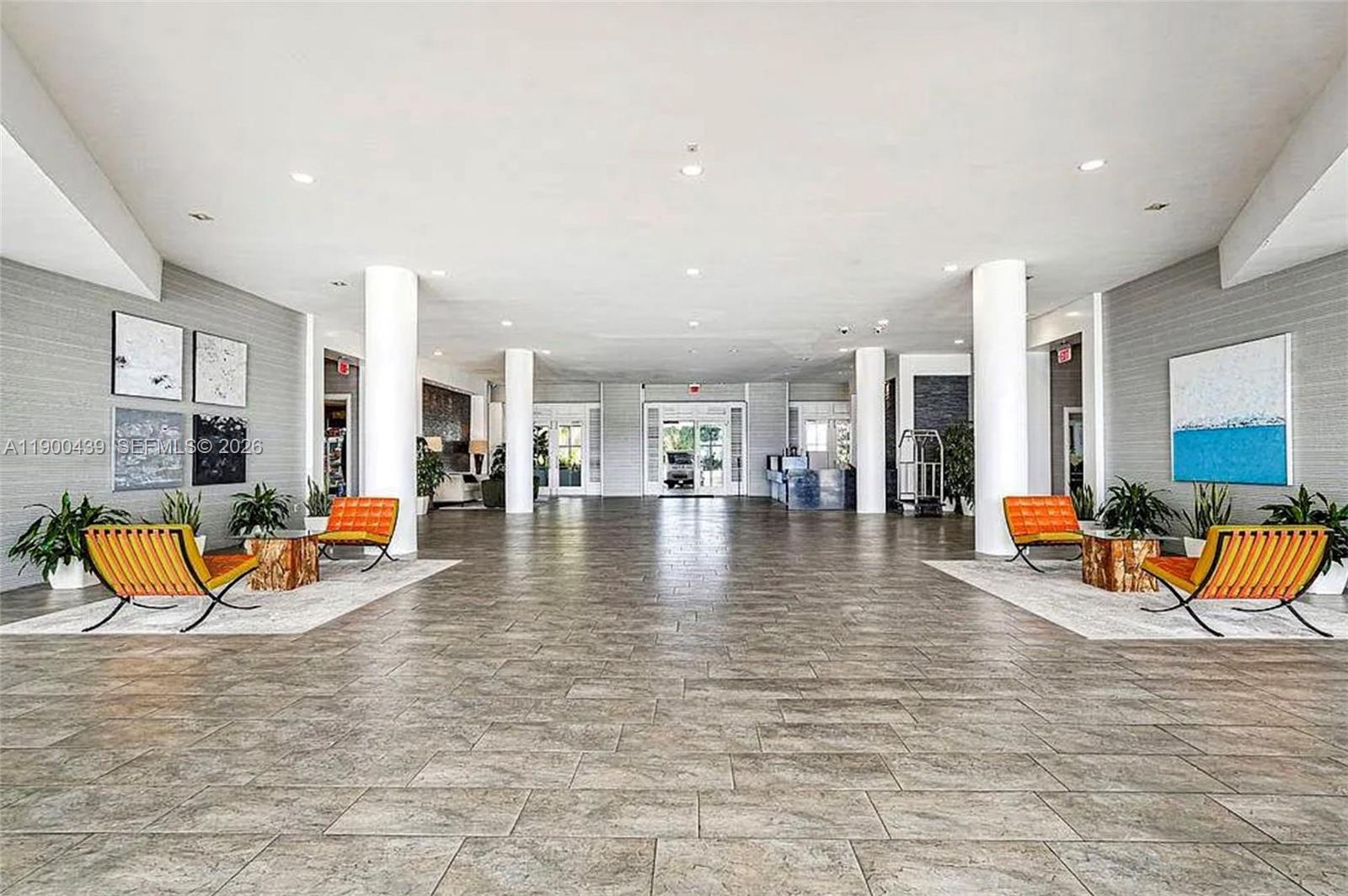 800 West Ave Unit: PH22