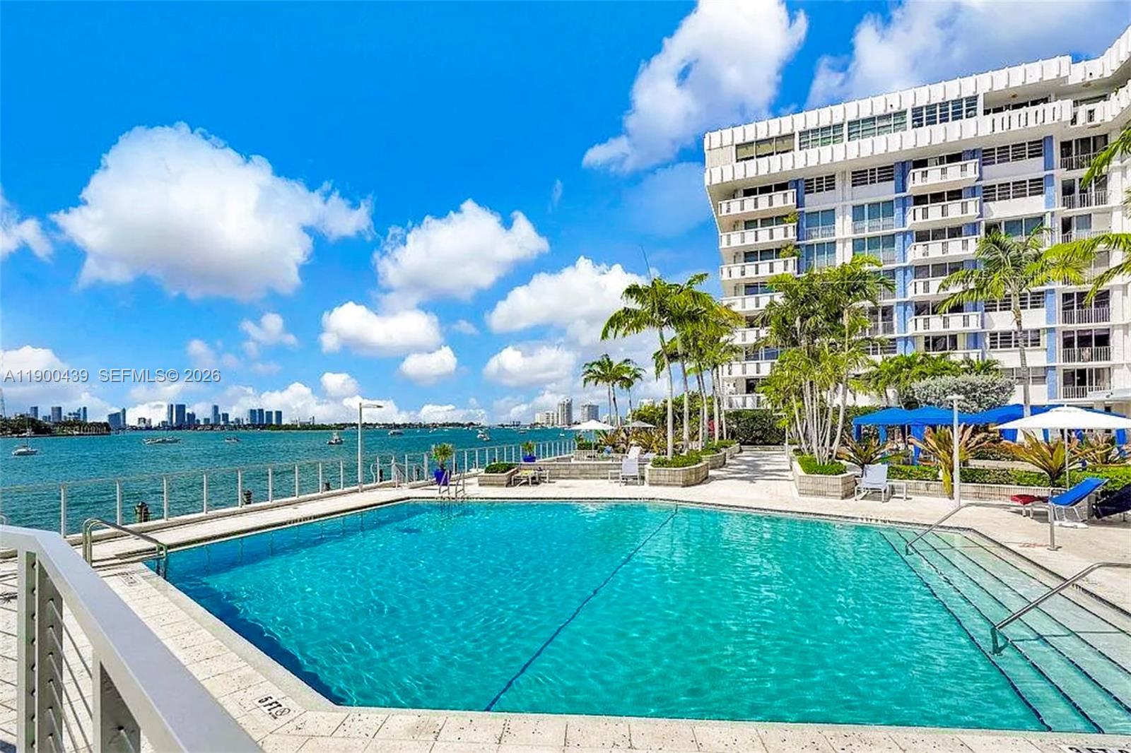 800 West Ave Unit: PH22